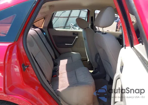 2008 Ford Focus Se z USA, uszkodzony, nr VIN 1FAHP35N88W109339